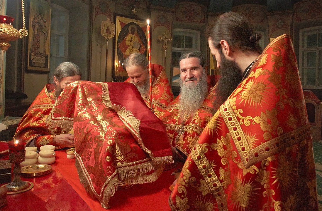 Пасха Красная. Фото иеродиакона Августина, 5 мая 2013 года.